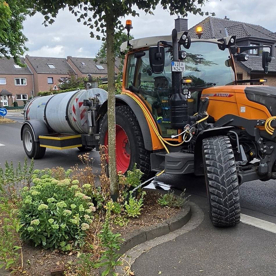 Anhaltende Trockenheit: Stadt Nettetal bewässert Bäume – und bittet um Mithilfe