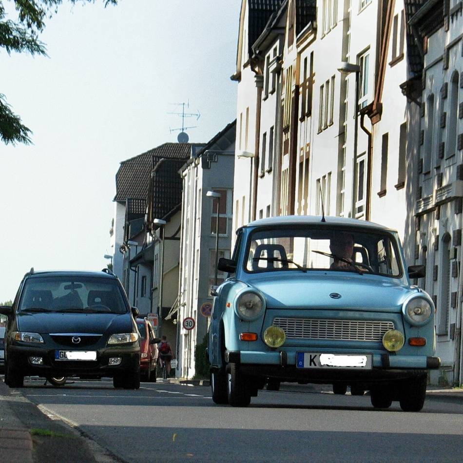 Markierungsarbeiten in Leverkusen: Kreuzung in Manfort vier Stunden dicht