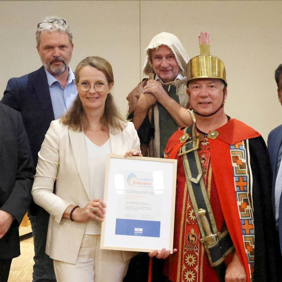 Urkundenübergabe in Schwerin: Rheinische Martinstradition als Kulturerbe in Deutschland anerkannt