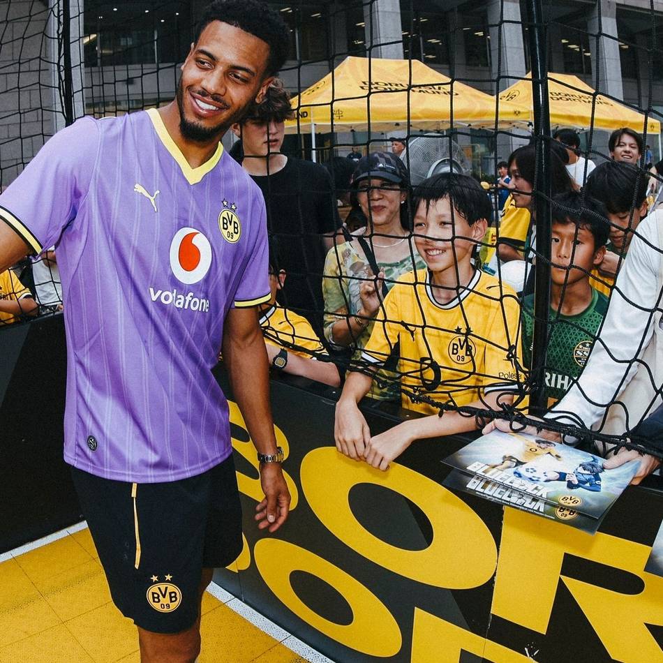 Präsentation in Japan: „Schlechtestes Trikot“ – neuer BVB-Look sorgt für Zündstoff bei den Fans