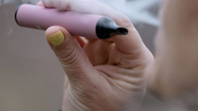 Feuerwehreinsatz in Moers: Falsch entsorgte E-Vapes setzen Müllfahrzeug in Brand