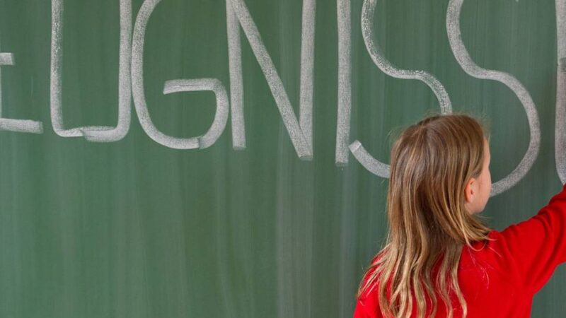 Hotline in Mönchengladbach: Ärger mit den Schulnoten? Das Zeugnis-Telefon berät