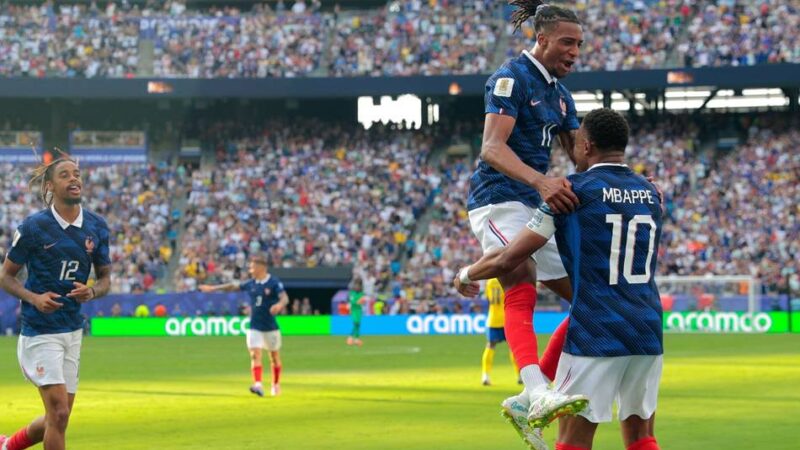 Mbappé und Olise zaubern: Frankreich nach Offensiv-Gala gegen Schweden im Achtelfinale