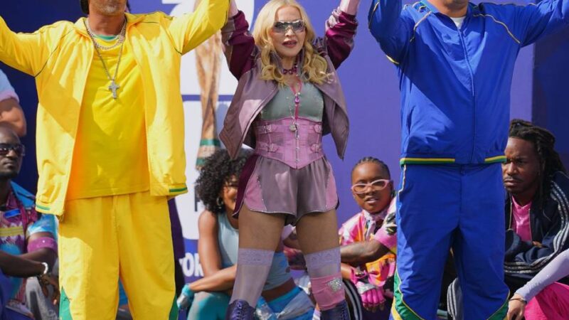 27 Minuten Halbzeitpause beim WM-Finale: Madonna performt mit Ronaldinho, Justin Bieber singt, Shakira tanzt