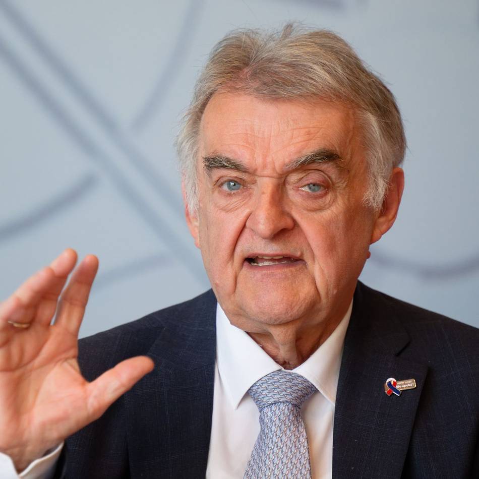 Landesgartenschau Neuss: Innenminister Reul spricht an der Lichtkirche