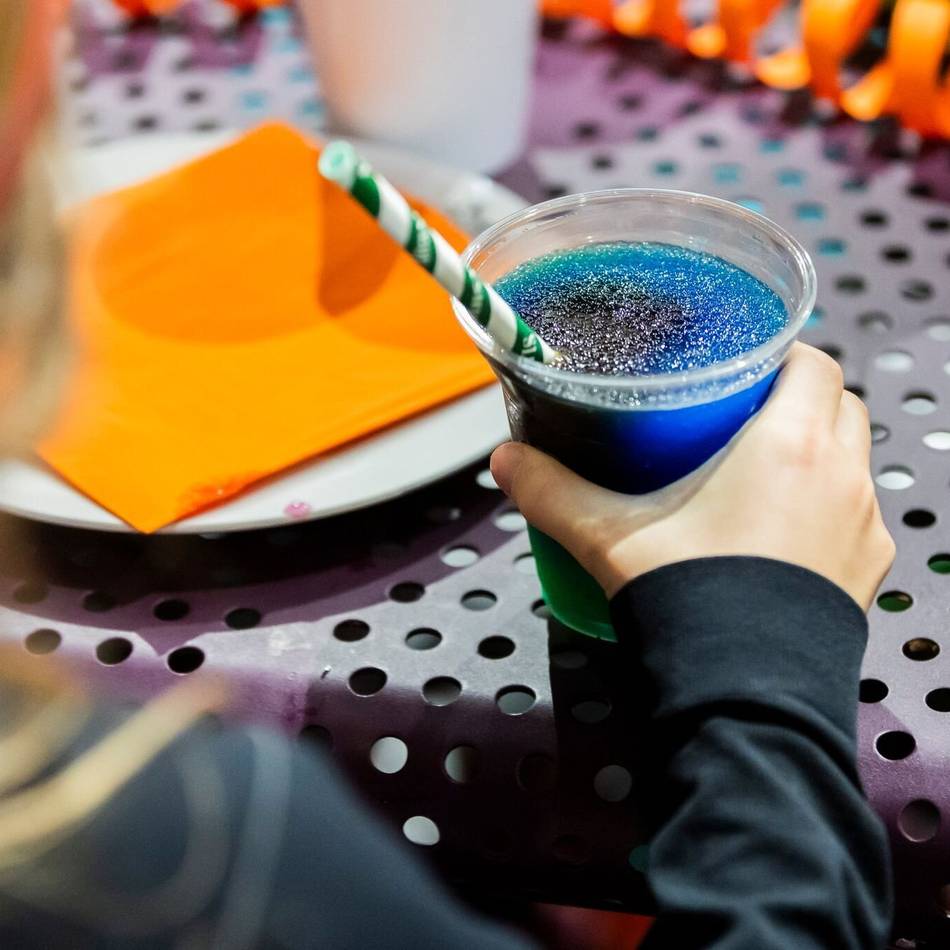 Halbgefrorenes Eis: Slush-Eis kann Kinder krank machen – Apotheken warnen