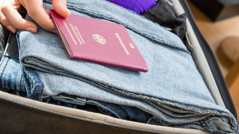 Vorfall in Radevormwald: Dieb stiehlt Koffer, kurz bevor Familie in Urlaub fährt