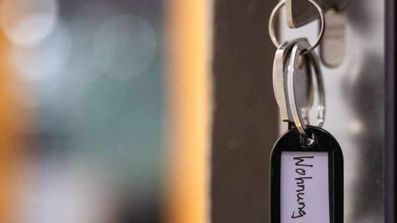 Verzweifelte Wohnungssuche in Neuss: „Mir wurde die Frage gestellt, ob ich häufig Männerbesuch bekomme“