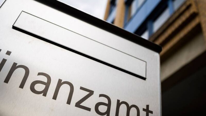 Finanzamt Düsseldorf Mettmann: Steuererklärung 2025 bis Monatsende abgeben