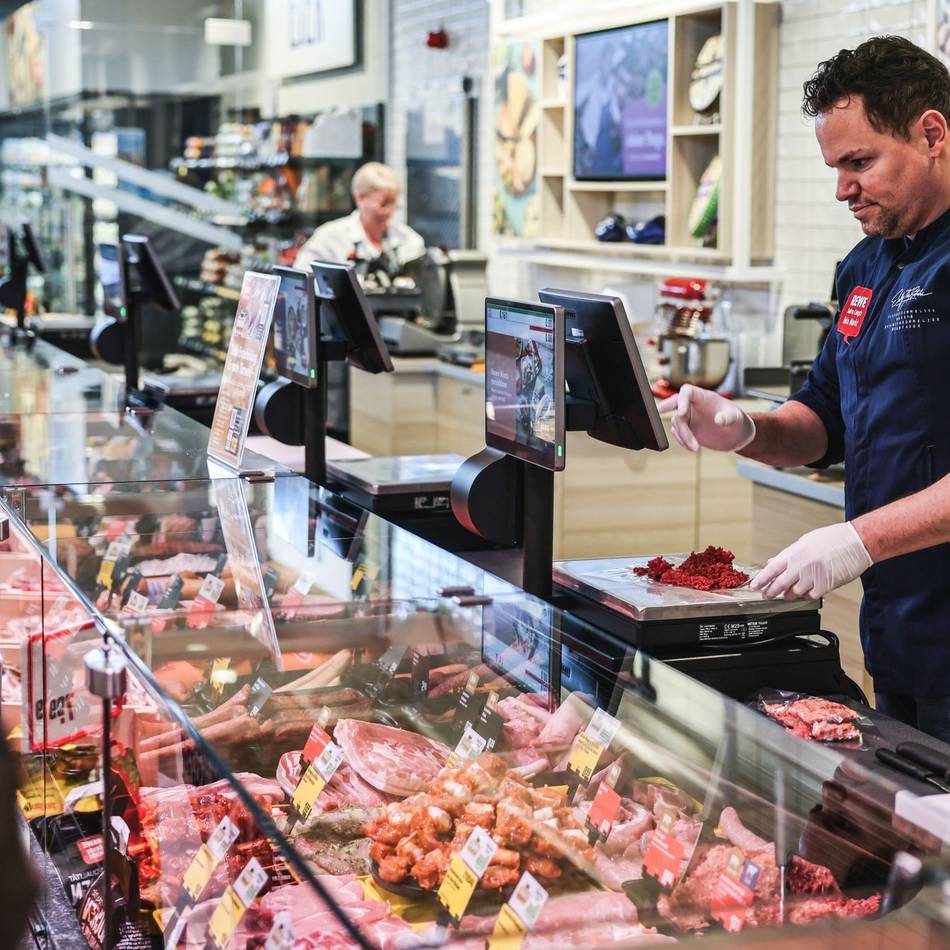 Hitzewelle in Dormagen: Der coolste Job der Stadt – Metzger Eddy arbeitet bei 7 Grad