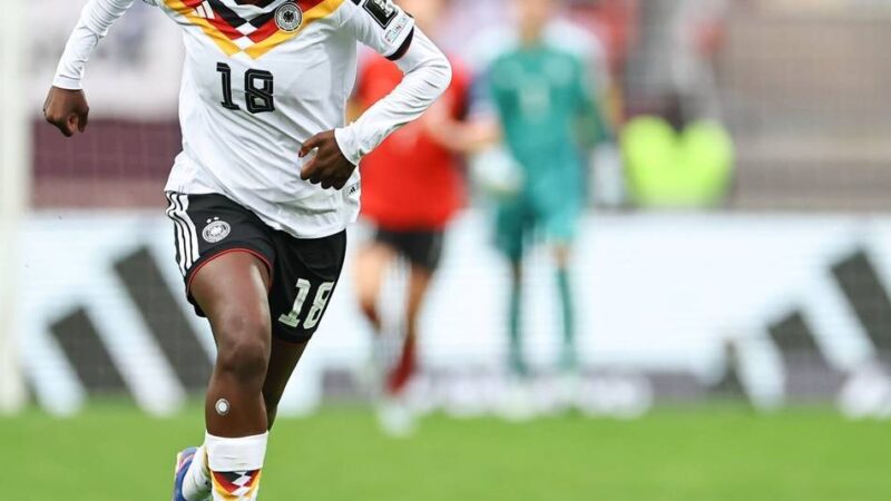 Von Eintracht Frankfurt auf die Insel: Fußball-Nationalspielerin aus Krefeld wechselt nach London