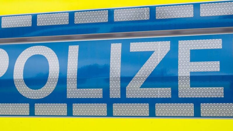 Polizei ermittelt: Kinder vor Schule in Büderich aus Lieferwagen angesprochen