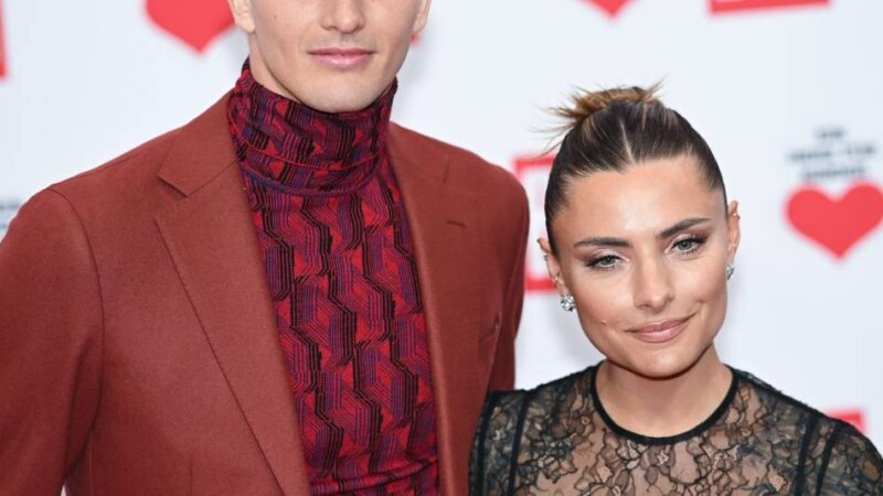 Urlaub auf Ibiza: Zverev und Thomalla ganz privat – doch Dackel Buba stiehlt ihnen die Show