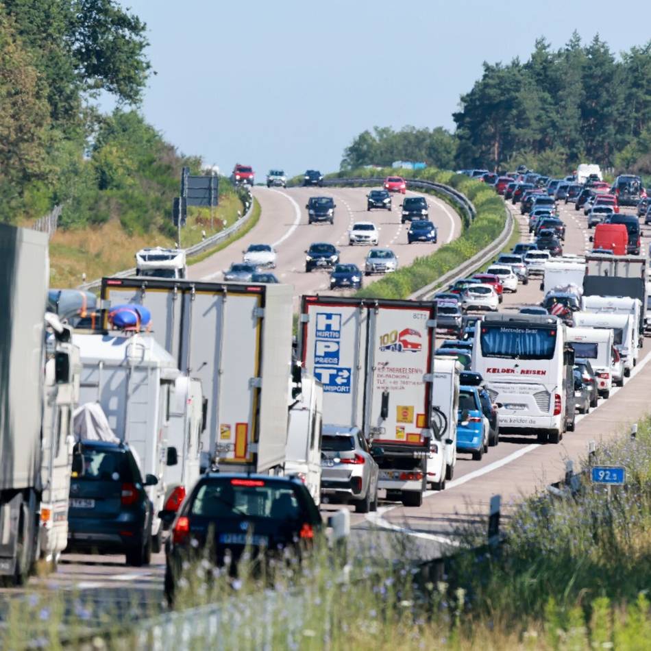 ADAC gibt Tipps für Urlauber: So umgehen Sie den Ferienstau in NRW