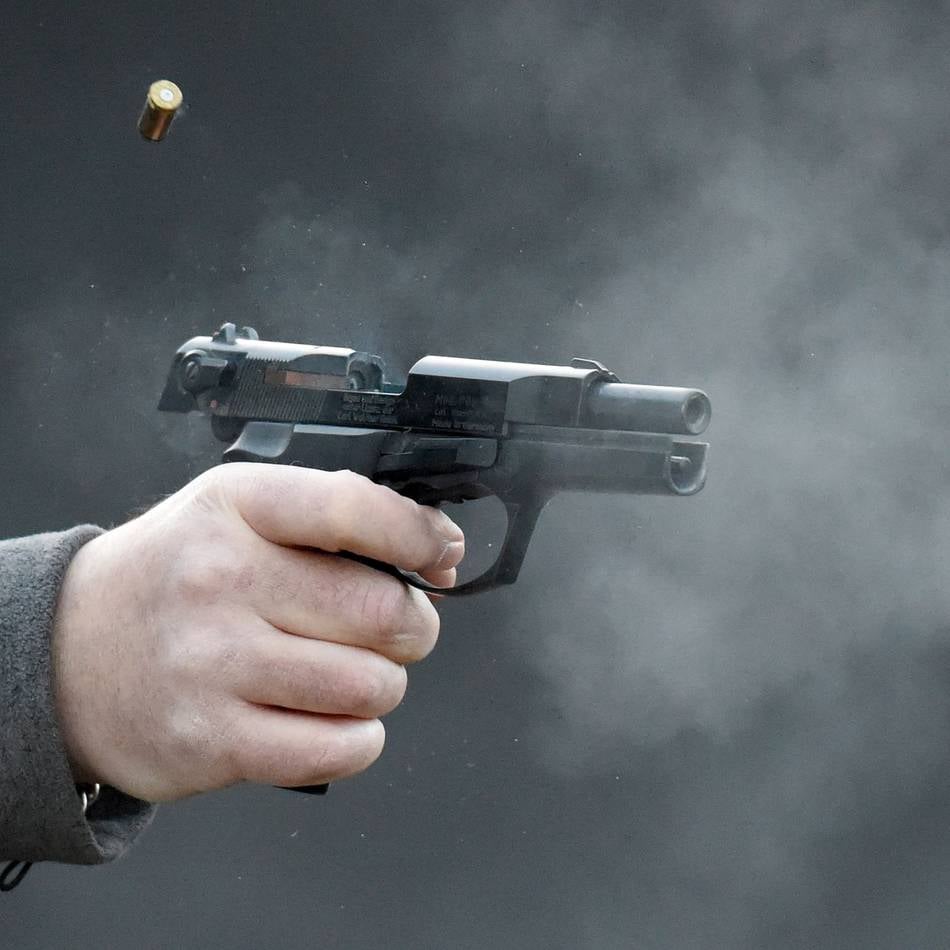 Polizei-Einsatz: Mann schießt in Velbert mit Schreckschusswaffe vom Balkon