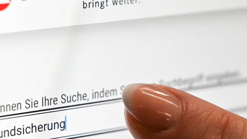 Reform des Bürgergelds: Mahnwache gegen Sozialpolitik in Mönchengladbach