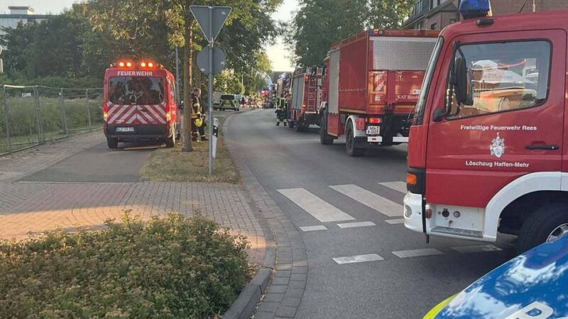 Drei Löschzüge an der Florastraße: Brennendes Fett sorgt für Einsatz der Feuerwehr