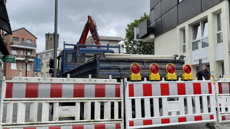 Bodenfund in Emmerich: Historische Stadtmauer unter der Steinstraße entdeckt