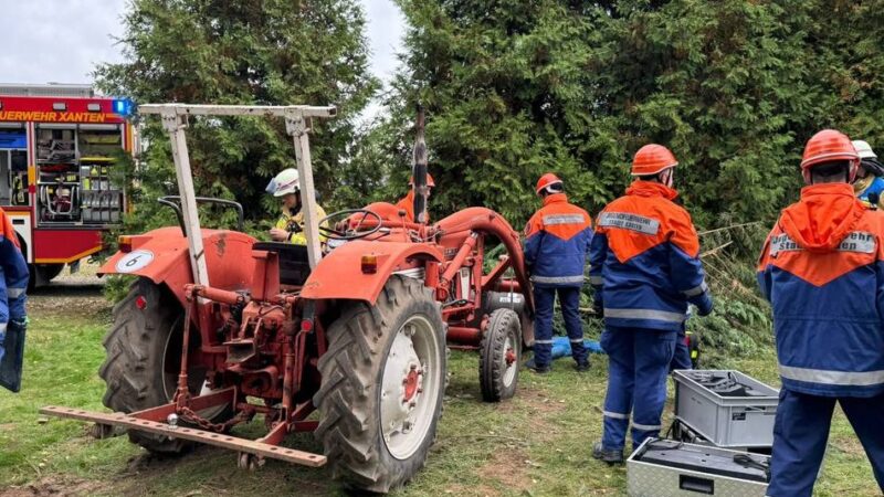 Berufsfeuerwehrtag in Xanten: Jugendfeuerwehr simuliert 24-Stunden-Schicht