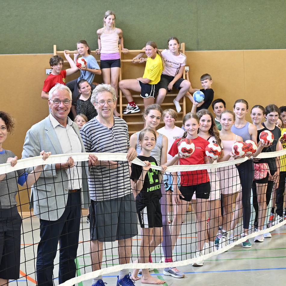 Schule in Bewegung: Neue Sportgeräte für Kinder an der Waldorfschule in Uedem