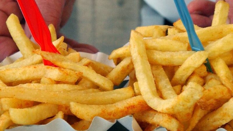 Großer Pommesbuden-Test: Außen knusprig, innen saftig – hier gibt es in Neuss die besten Fritten