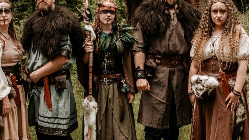 Krefelder Familie wird zu Wikingern: Über das Glück, in ein anderes Jahrhundert zu entfliehen