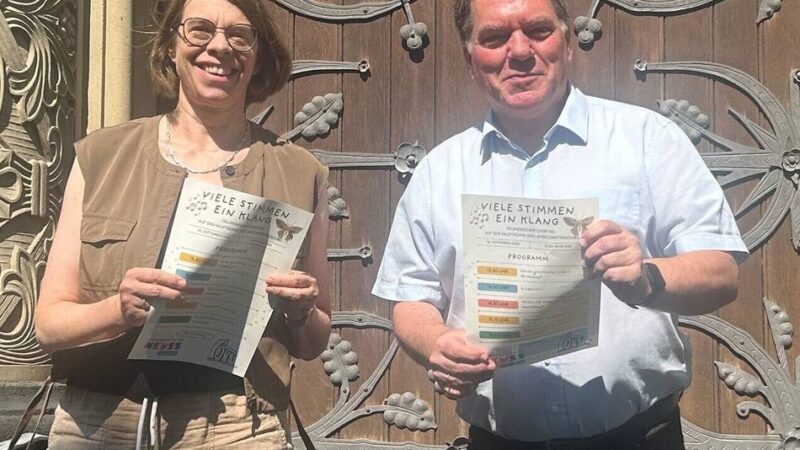 Einmal Teil eines Chors werden: Kirchenmusiker laden zum Mitsingen auf der Neusser Laga ein