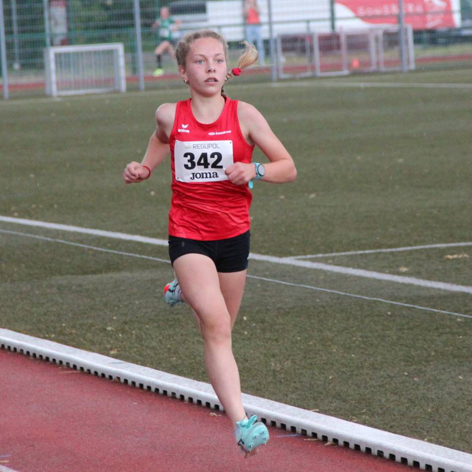 Titelkämpfe in Wattenscheid: Léa Topp – Sonsbecker Medaillenhoffnung bei der U18-DM