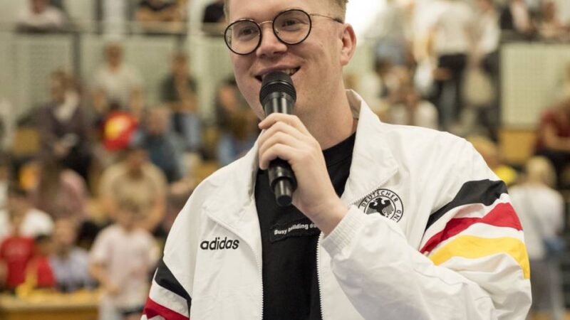 Comeback für Fußball-Sommer?: Tobi Budde lädt zu WM-Quiz in Klever Strandbar