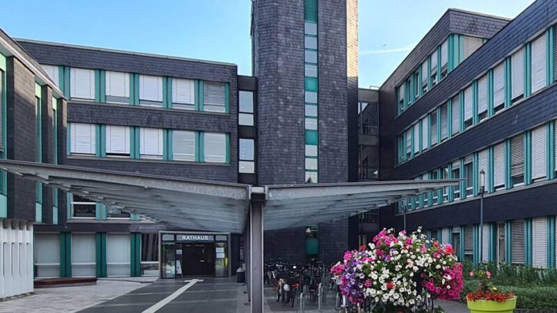Zweigstelle in Langenfeld: Zulassungsstelle öffnet nach Einbruch schon am Mittwoch wieder