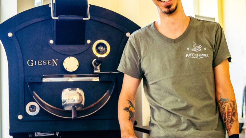 „Kaffeehimmel“ in Kranenburg: Das bietet die Neueröffnung der Kaffeerösterei im ehemaligen Bahnhof