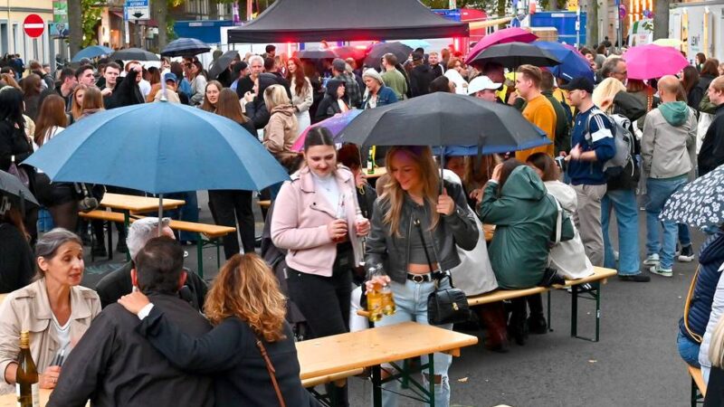 Trödel und Straßenfest in Krefeld: „FestiWall“ macht Westwall autofrei