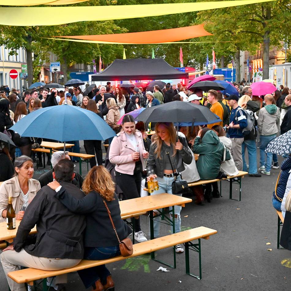 Trödel und Straßenfest in Krefeld: „FestiWall“ macht Westwall autofrei
