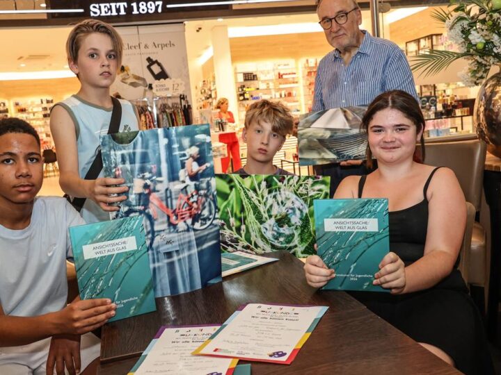 Ausstellung im Kaarster „Papalapub“: Wenn aus Förderschülern Fotokünstler werden