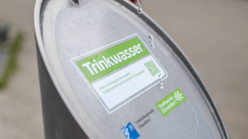 Hitzeschutz in Düsseldorf: Neuer Trinkbrunnen in Heerdt geht in Betrieb