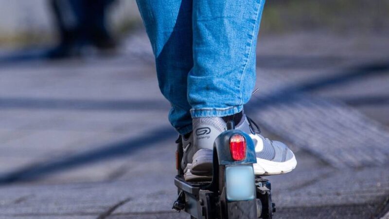 Zentrumspartei fordert verbindliche Schulungen: E-Scooter-Fahrtraining an Dormagens Schulen – so positionieren sich die Fraktionen