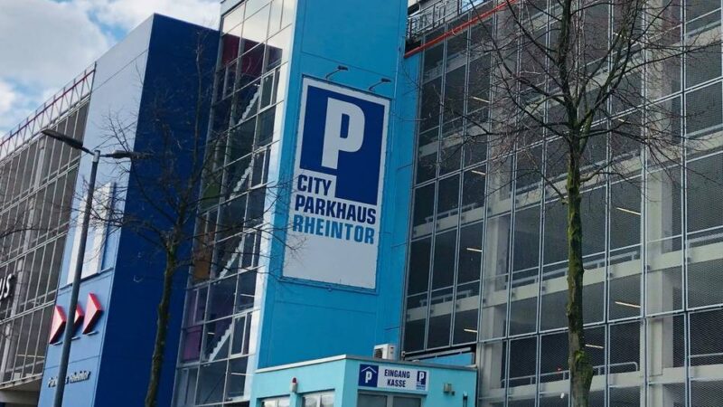 Polizei nimmt 34-Jährigen fest: Wieder Autoknacker in Neusser Parkhaus