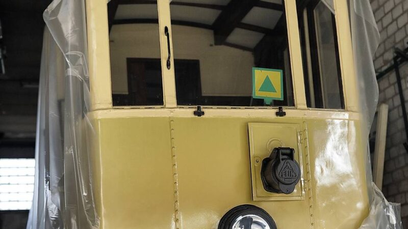 Ungewisse Zukunft der Mettmanner Straßenbahn: Wie lange parkt TW 9 noch auf einem Abstellgleis?