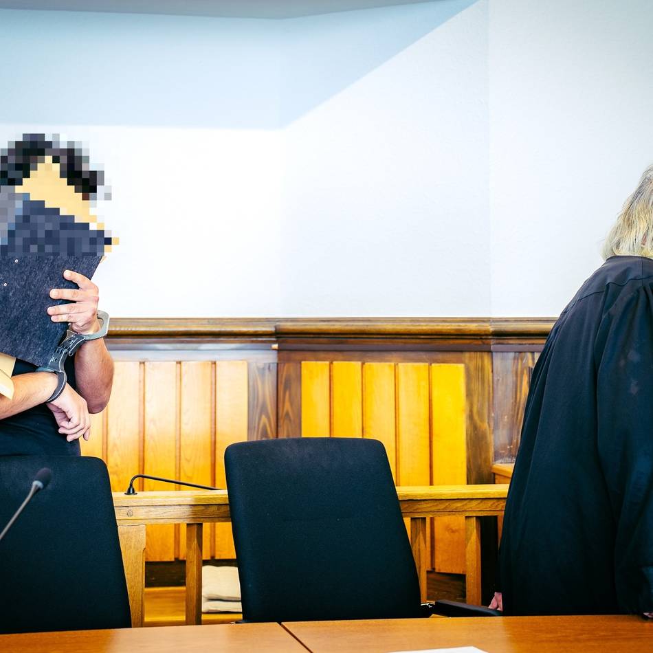 Totschlagsprozess in Kleve: Falscher Sanitäter vor Gericht – „Ich wollte den Menschen helfen“