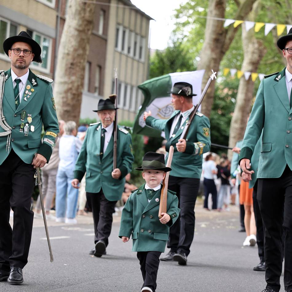 Schützen in Mönchengladbach: Vom Uropa zum Urenkel – vier Generationen beim Lürriper Patronatsfest