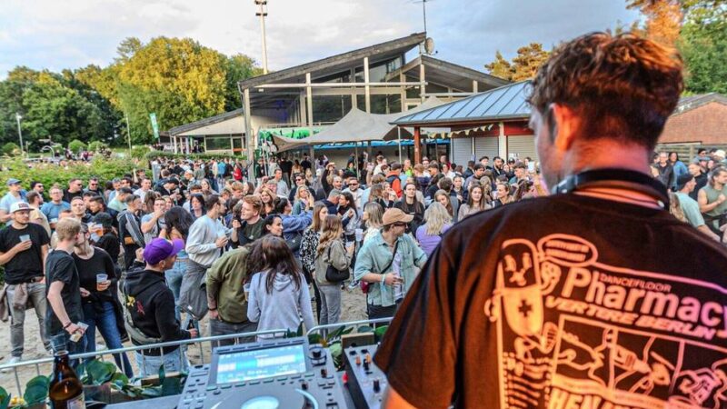 Am Spanischen Vallan in Rheinberg: 15 Stunden Techno-Party im Stadtpark