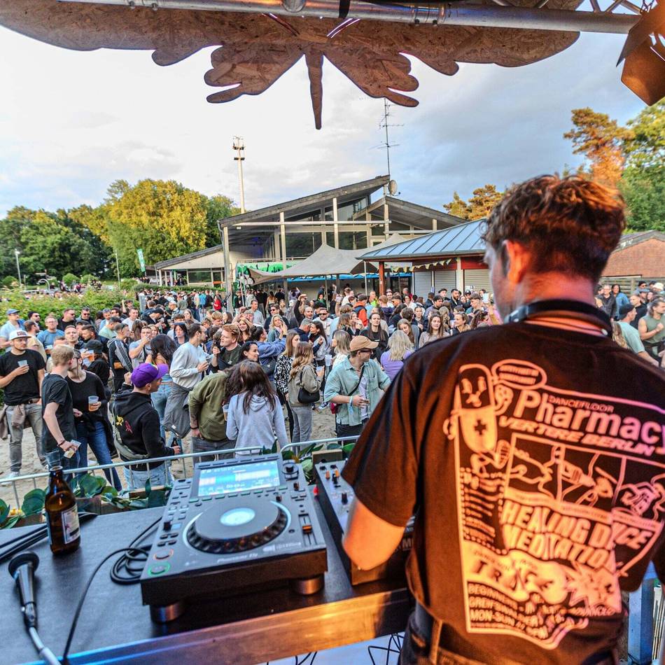 Am Spanischen Vallan in Rheinberg: 15 Stunden Techno-Party im Stadtpark