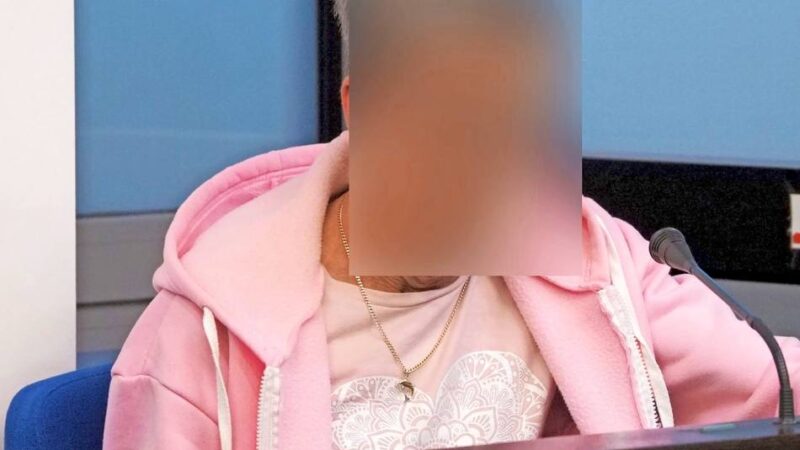 Eine 59-jährige Velberterin soll ihrem Mann vergiftetes Bier und Essen vorgesetzt haben, um ihn zu töten: Giftpflanzen im Bohneneintopf: Eine Angeklagte schildert Dreiecksbeziehung als Hintergrund