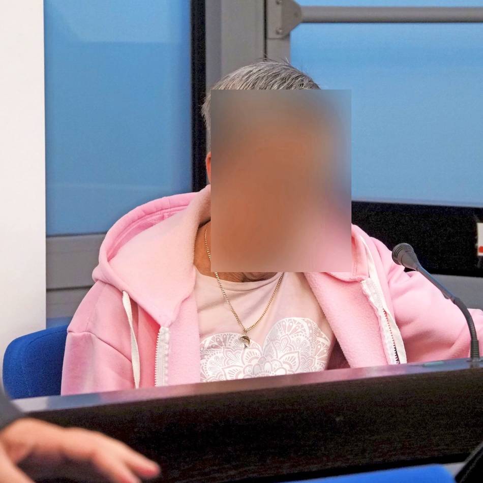 Eine 59-jährige Velberterin soll ihrem Mann vergiftetes Bier und Essen vorgesetzt haben, um ihn zu töten: Giftpflanzen im Bohneneintopf: Eine Angeklagte schildert Dreiecksbeziehung als Hintergrund