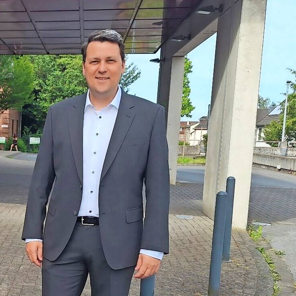 Der neue Kämmerer und 1. Beigeordnete ist seit dem 1. Juli auf dem Oorsten – nun wurde er offiziell vorgestellt: Rekindt hat sein Amt angetreten