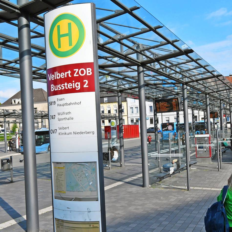 Die Ratskoalition aus CDU, Bündnis 90/Die Grünen und FDP-Velbert Gemeinsam fordert smarte Beleuchtung und verbesserte Wartehäuschen: Für ein Plus an Sicherheit und Wetterschutz am ZOB Velbert