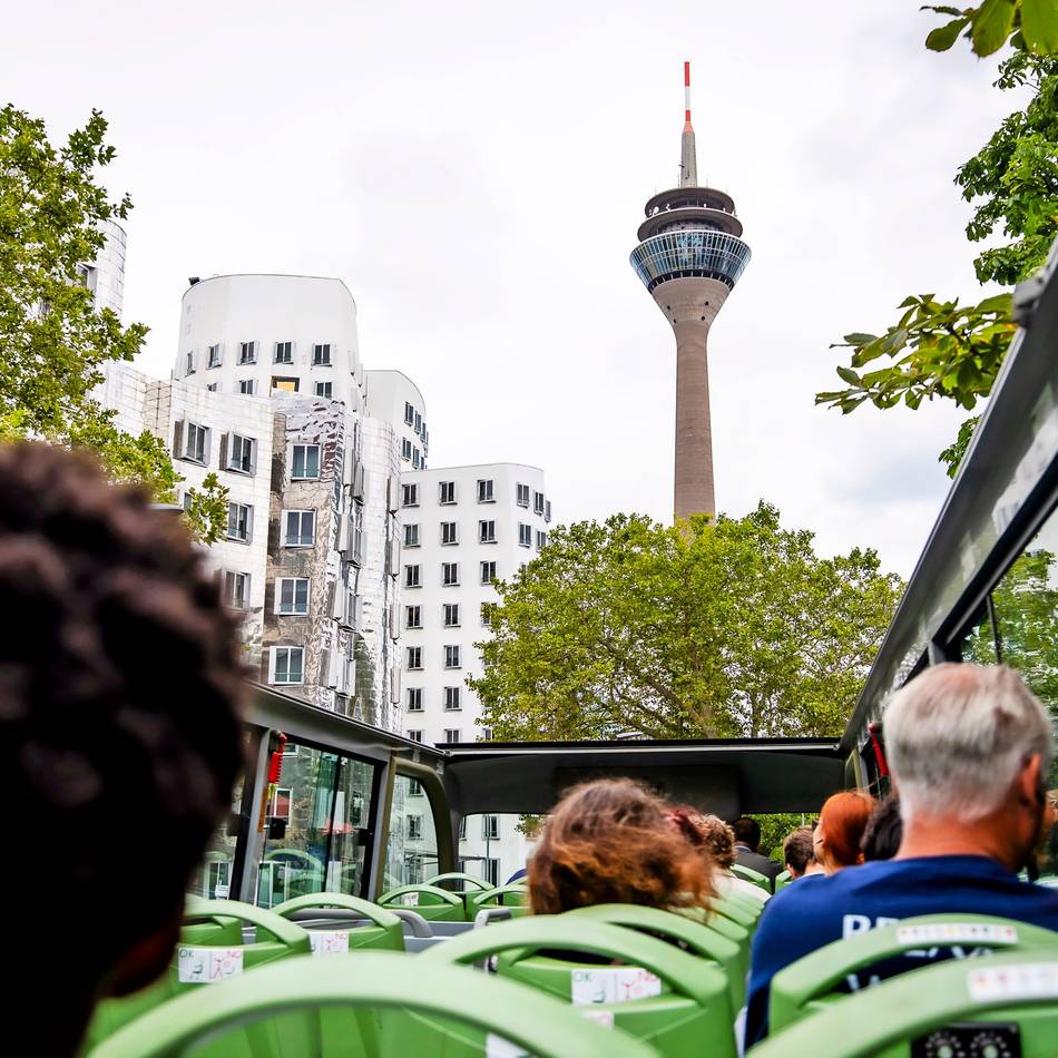 Rundfahrt mit dem Bus: Kö, Kirmes und Kappes-Hamm – Düsseldorf im Schnelldurchlauf