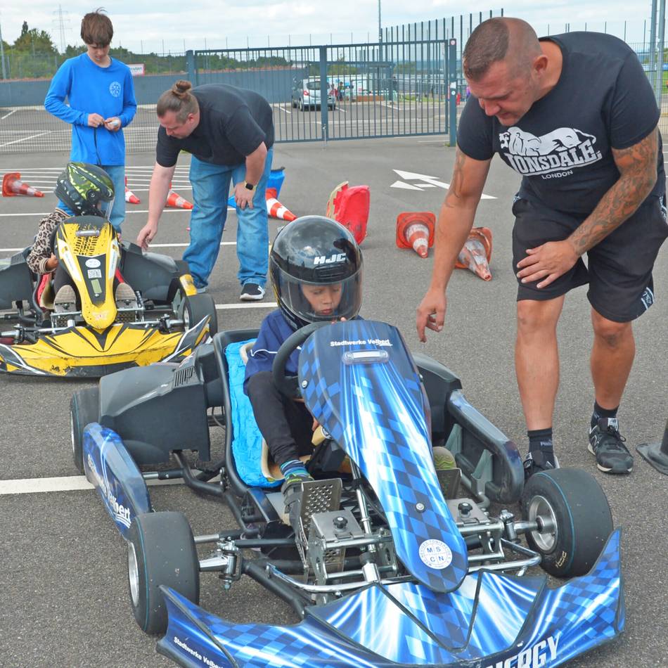 Ferienspaß für Kids mit fast 100 Angeboten hat begonnen – einige Plätze sind noch frei: Pylone mit Kart weggeschubst: „Das war cool“
