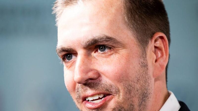 Krise im deutschen Fußball: „Wir laufen seit zehn Jahren hinterher“ – Lahm rechnet mit dem DFB ab