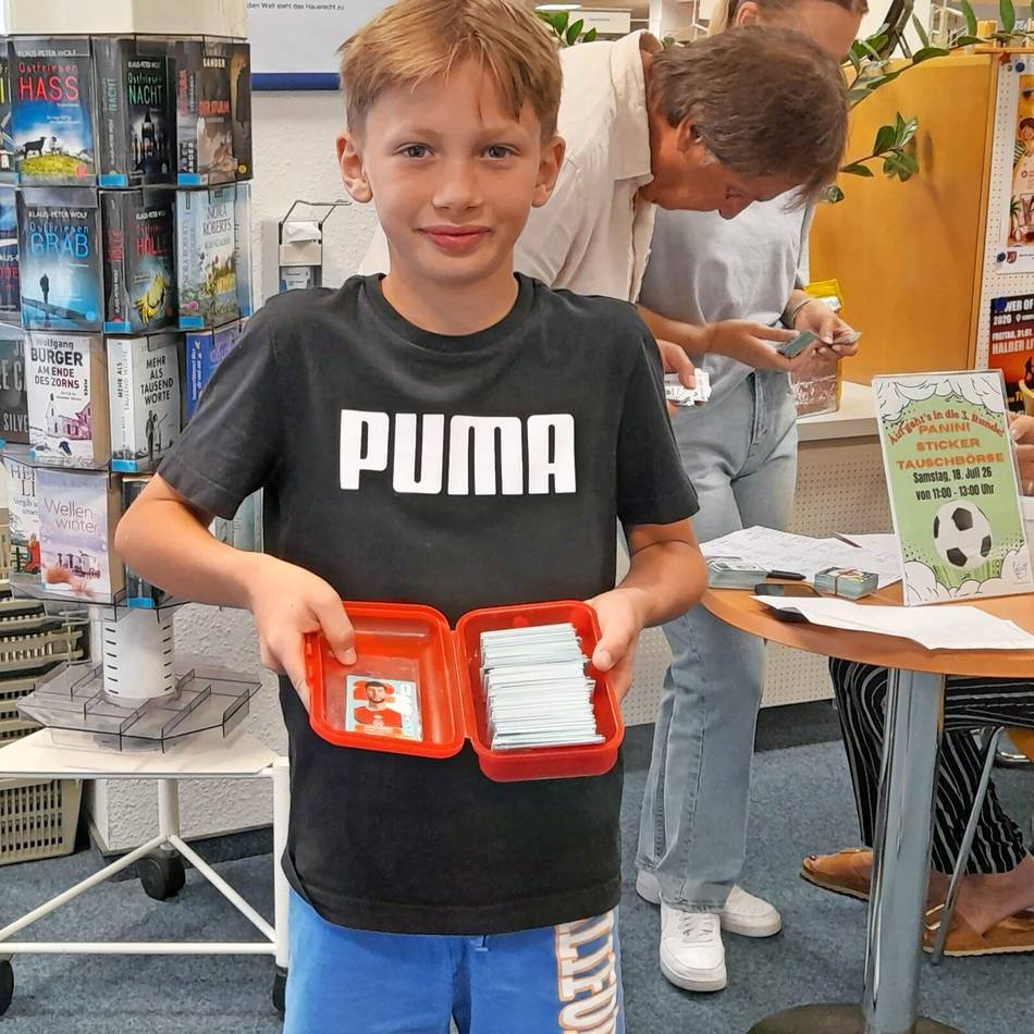 In der Wülfrather Medienwelt tauschten Fußballfans ihre WM-Panini-Bilder: Volltreffer für ein tolles Angebot